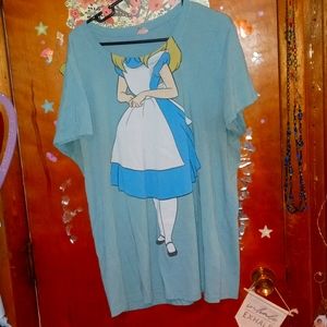 Alice in wonderland shirt size XL
